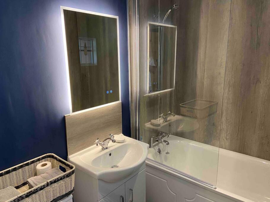 Couples Getaway, With Mountain Views/Dog Friendly Villa Crickhowell Eksteriør billede