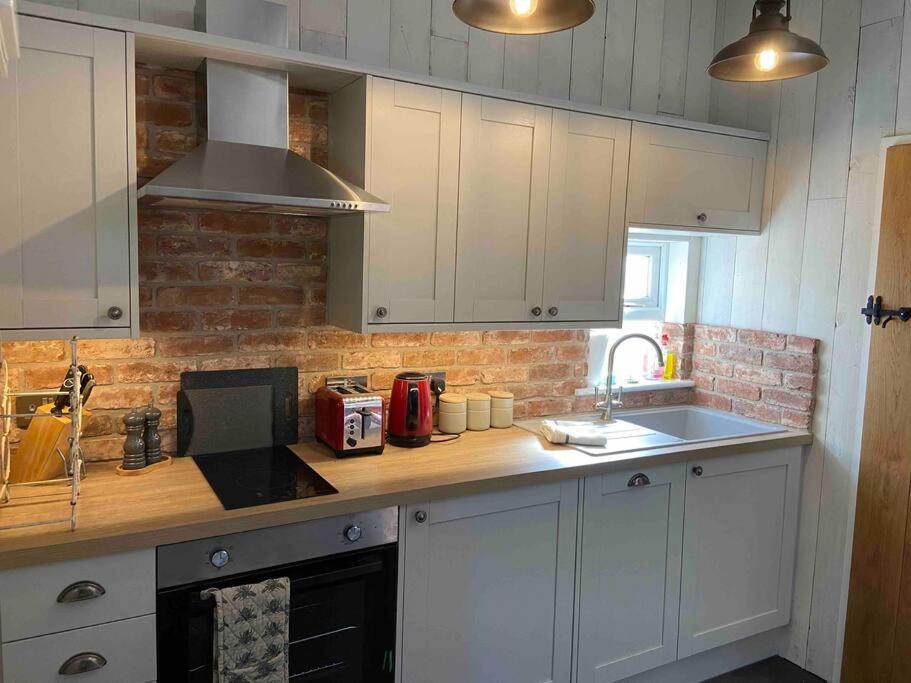 Couples Getaway, With Mountain Views/Dog Friendly Villa Crickhowell Eksteriør billede